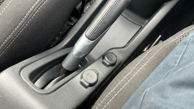 DS 3 1.2 PureTech 82 Chic 3dr Petrol Hatchback